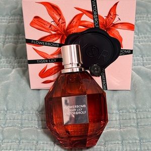 Viktor & Rolf flowerbomb tiger lily EDP. 3.4. Sprayed once. Like new with box